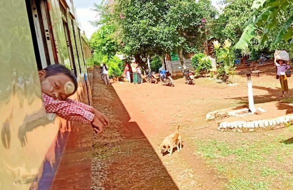 Por los Conflictos en Myanmar no pudimos recorrer toda esta via de tren